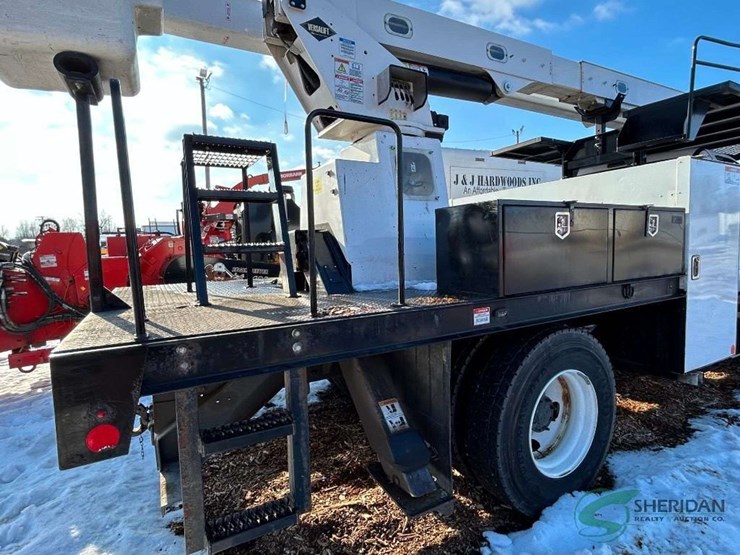 2021-ford-f750-image-13