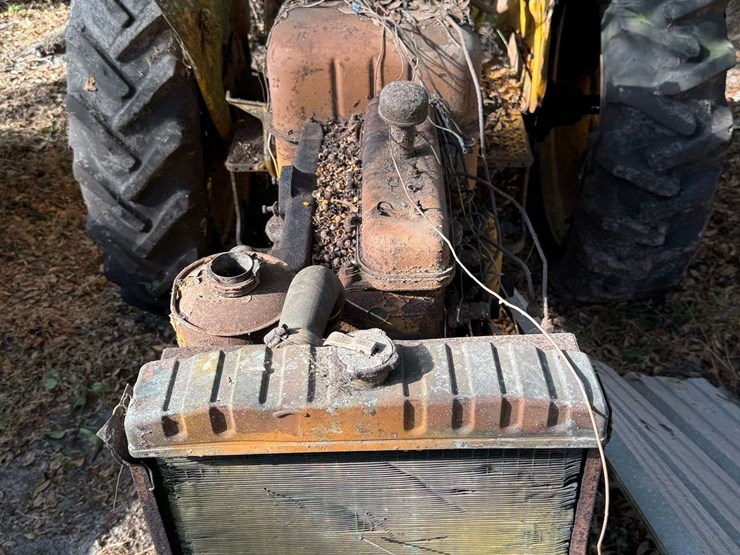 minneapolis-moline-diesel-parts-tractor-image-7