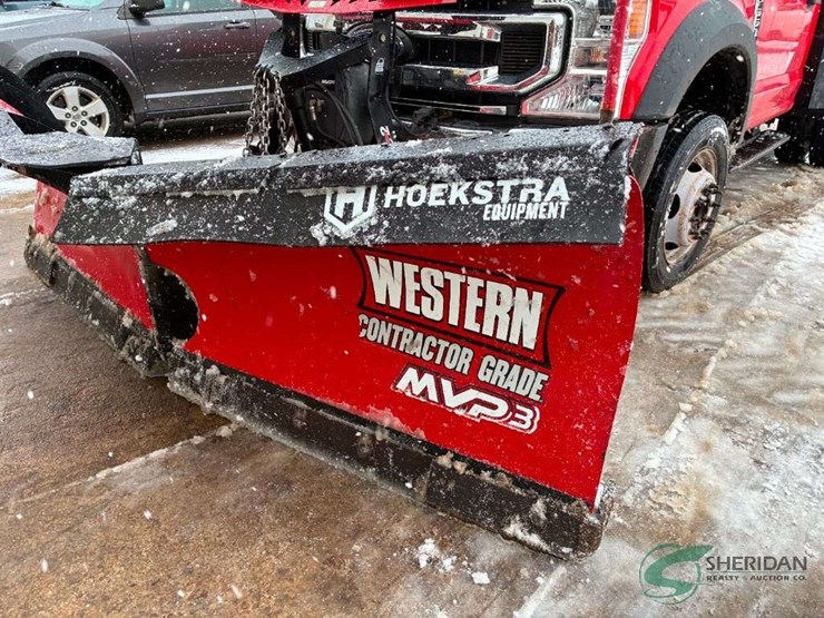 2022-ford-f550-image-2