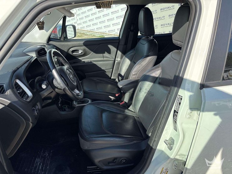 2016-jeep-renegade-image-12