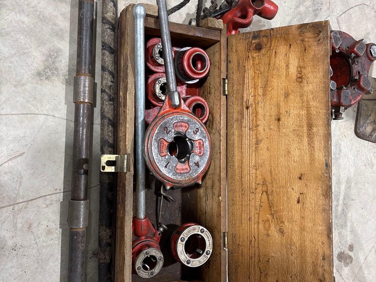 ridgid-pipe-cutter/threader-image-2