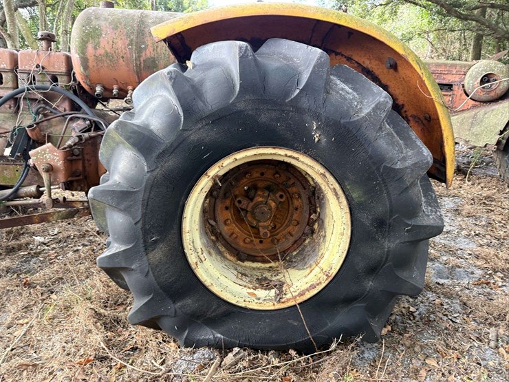 minneapolis-moline-g706-image-39