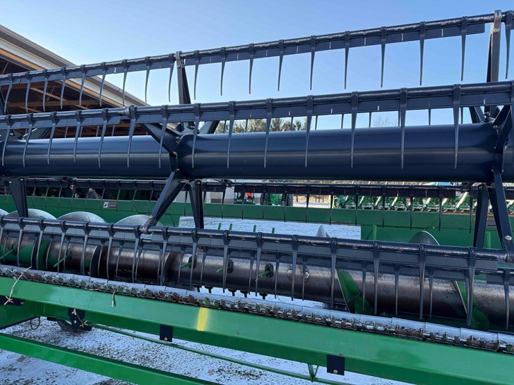 john-deere-630f-image-11