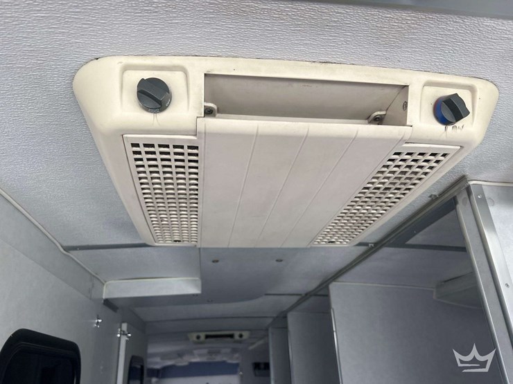 2002-blue-bird-f131612-bus-image-47