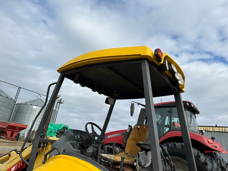 new-holland-lb75b-image-42