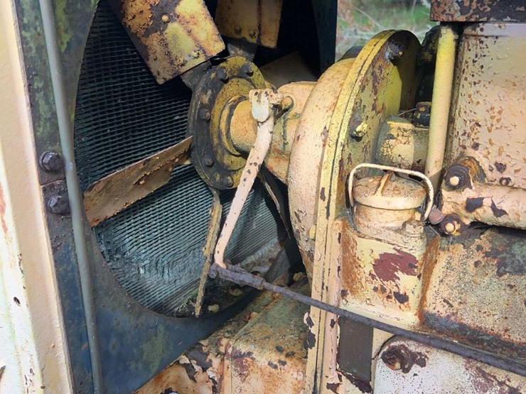 caterpillar-twenty-image-41