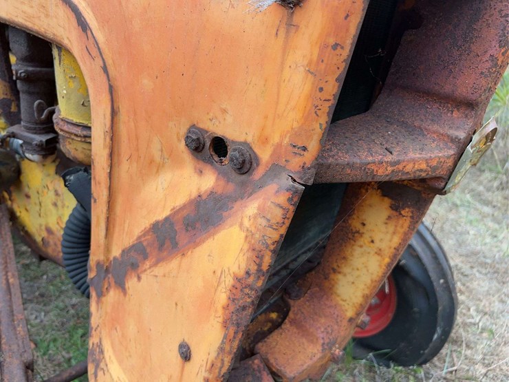 minneapolis-moline-445-image-12