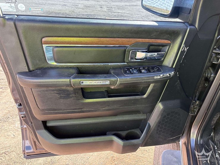 2014-dodge-1500-image-15