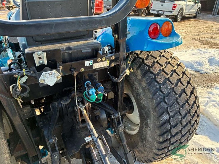 ls-xr4755h-loader-tractor-showing-3660-hours-image-14