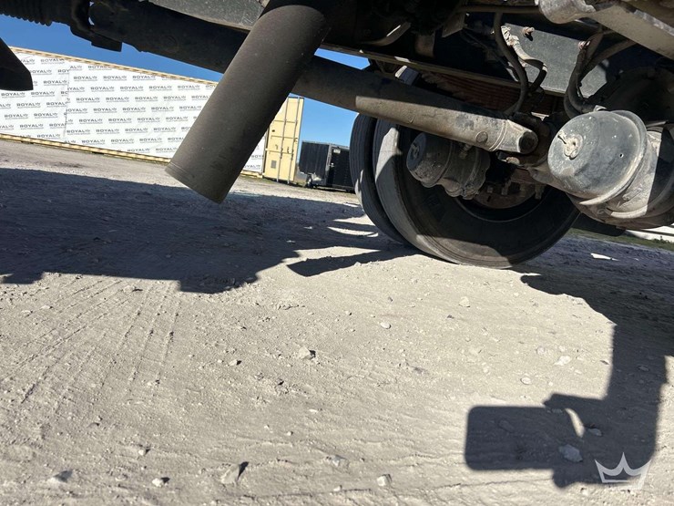 2009-ford-f-750-12ft-dump-truck-image-21