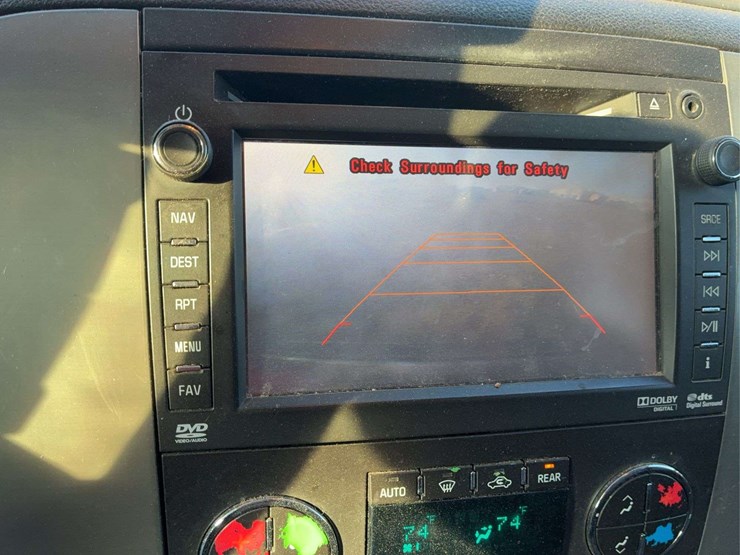 2012-chevrolet-tahoe-lt-image-30