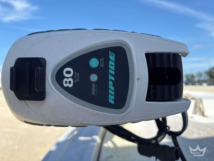 1990-21ft-center-console-fishing-boat-with-t/a-boat-trailer-image-43