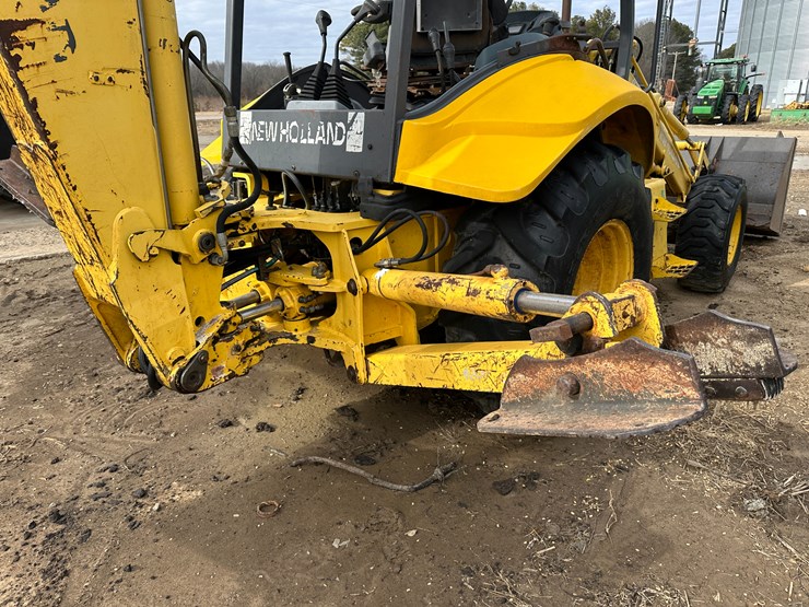 new-holland-lb75b-image-15