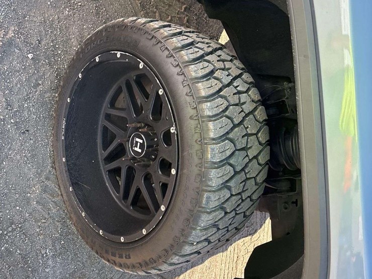 2015-gmc-sierra-1500-slt-image-24