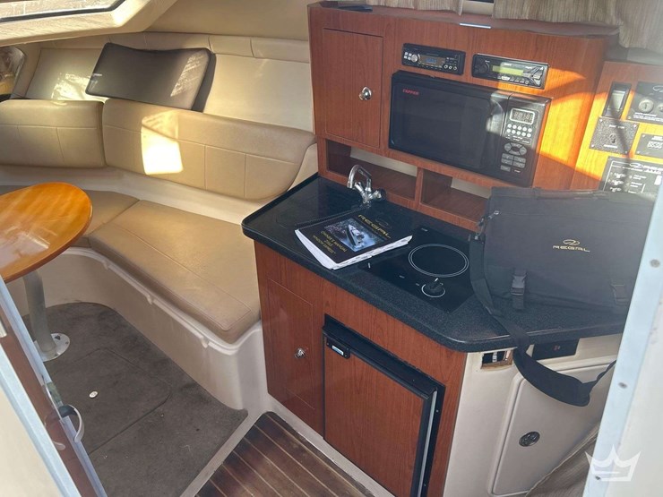 2008-regal-2565-express-cruiser-boat-with-30ft-t/a-continental-boat-trailer-image-35