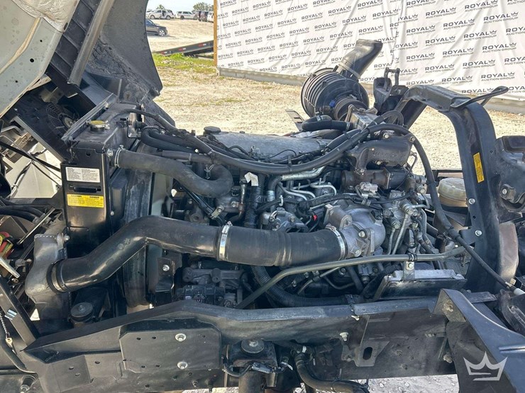 2018-isuzu-ftr-image-7