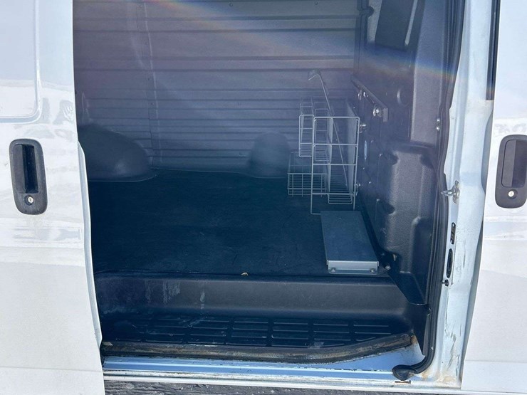 2017-chevrolet-express-2500-image-22