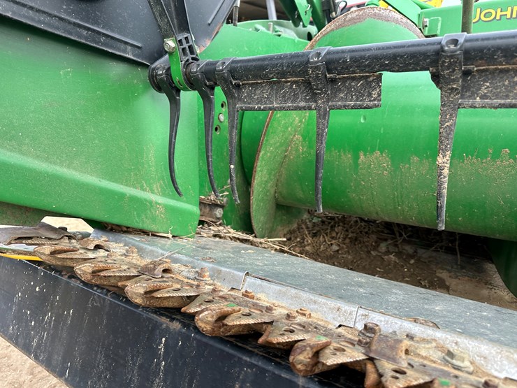 2013-john-deere-635f-image-35