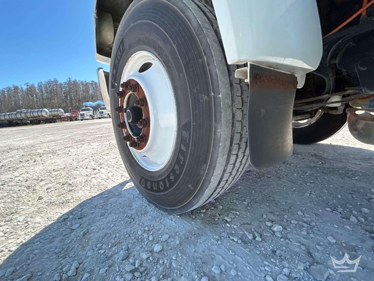 2006-ford-f650-image-24