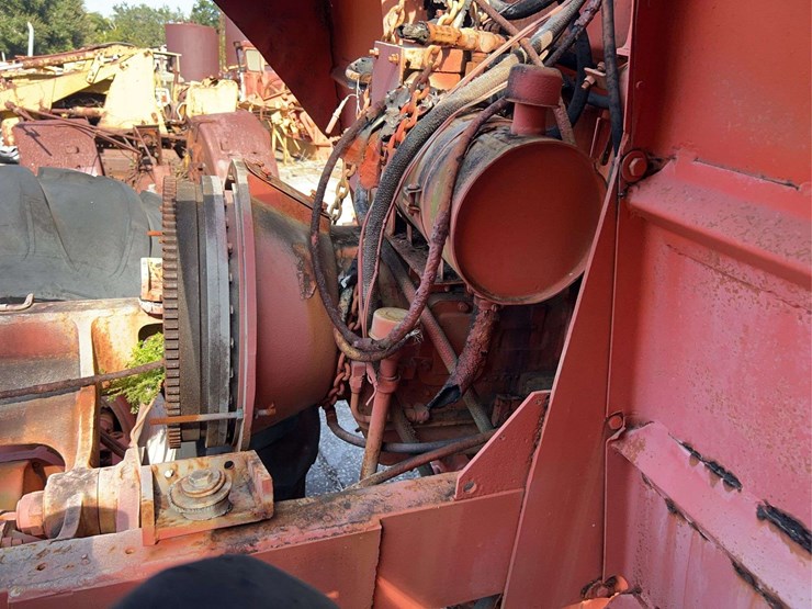 allis-chalmers-4wd-parts-tractor-image-36