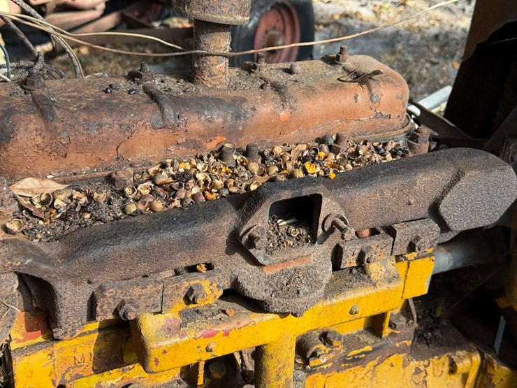 minneapolis-moline-diesel-parts-tractor-image-12