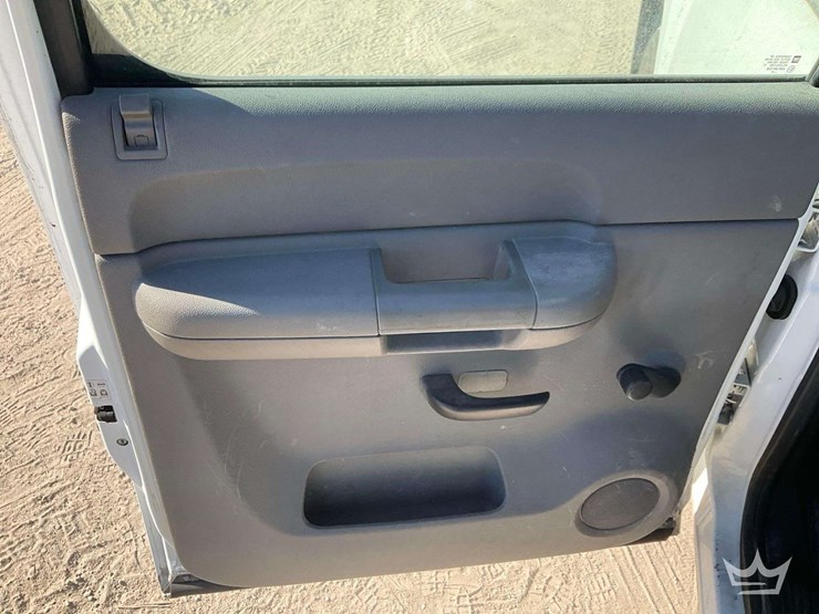 2009-chevrolet-silverado-2500-image-19