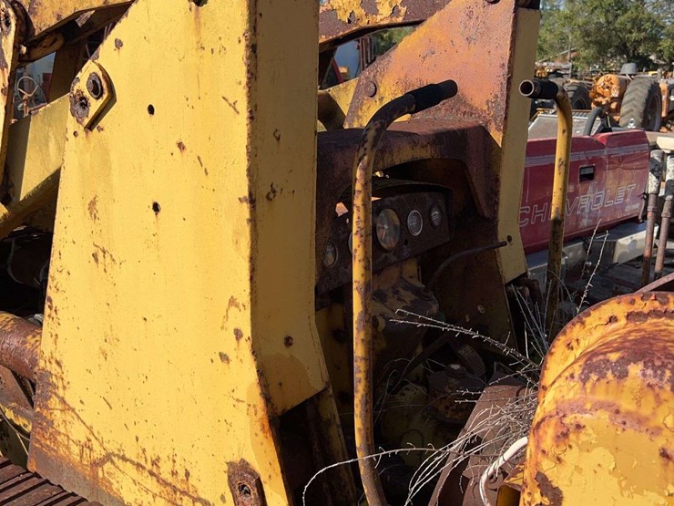 minneapolis-moline-diesel-crawler-image-16