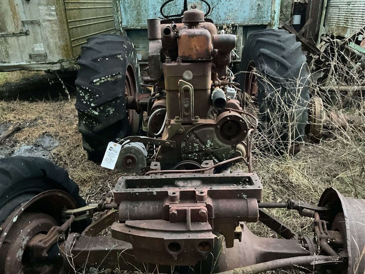 minneapolis-moline-m604-image-19