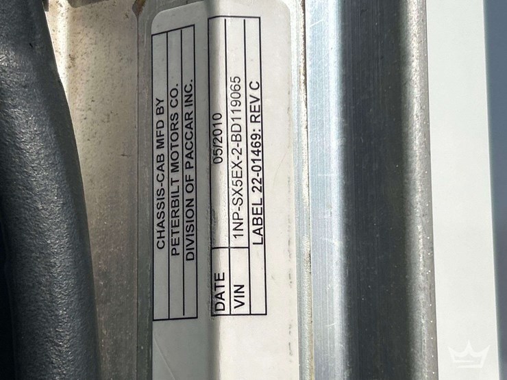 2011-peterbilt-365-image-5