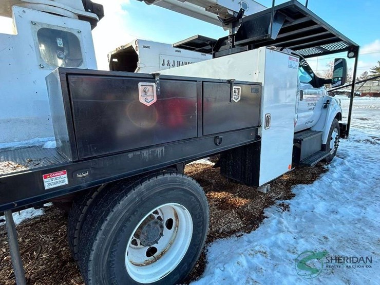 2021-ford-f750-image-14