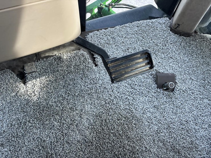 2018-john-deere-r4038-image-82