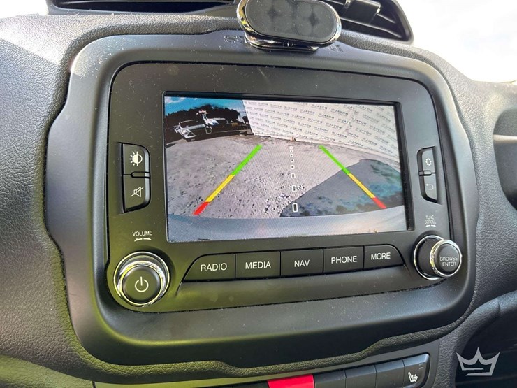 2016-jeep-renegade-image-18