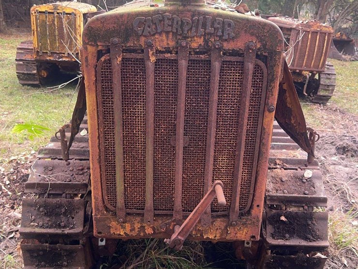 caterpillar-fifteen-crawler-image-8