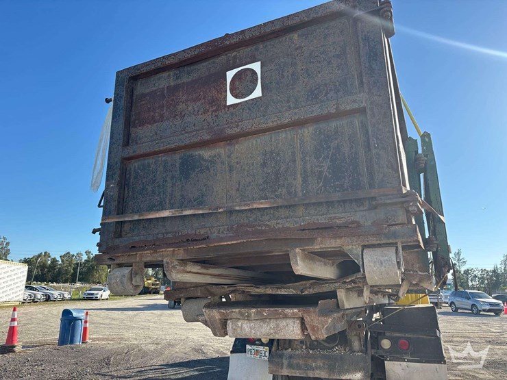 1995-ford-ln8000-image-21