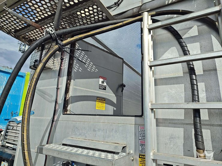 2023-titan-trailer-image-8