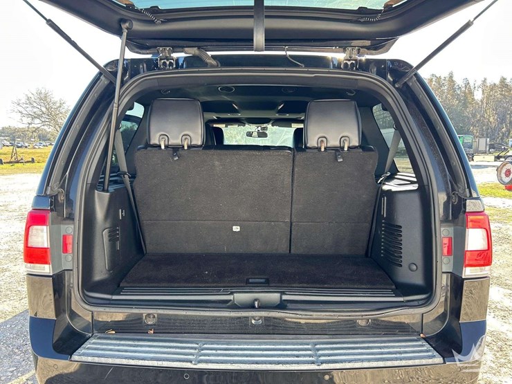 2016-lincoln-navigator-image-21