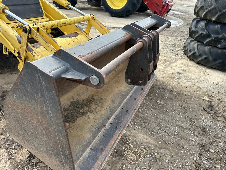 new-holland-lb75b-image-51