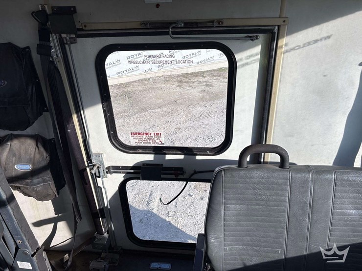 2003-ford-e450-image-18