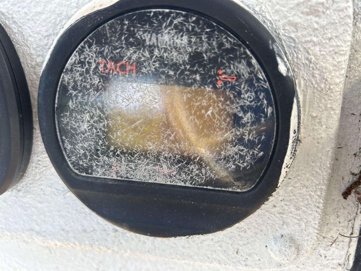 1990-21ft-center-console-fishing-boat-with-t/a-boat-trailer-image-6