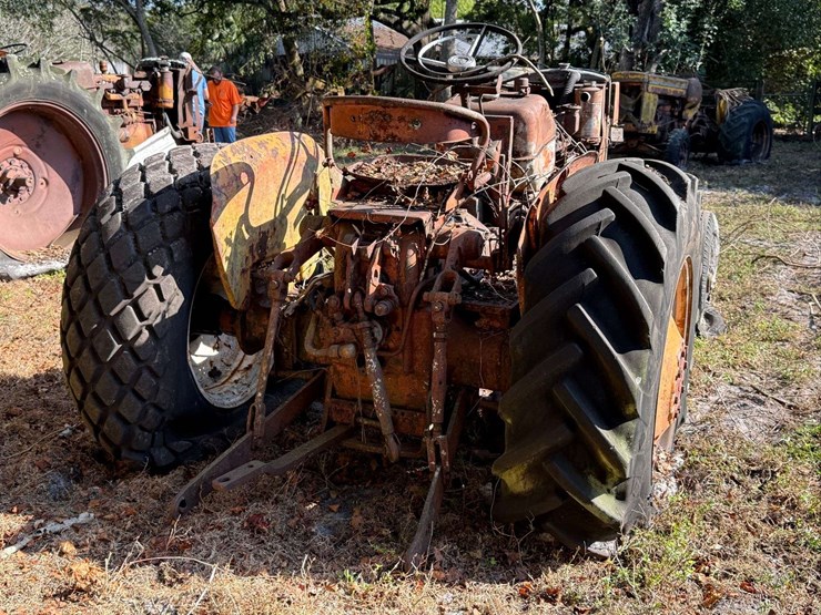 minneapolis-moline-parts-tractor-image-3