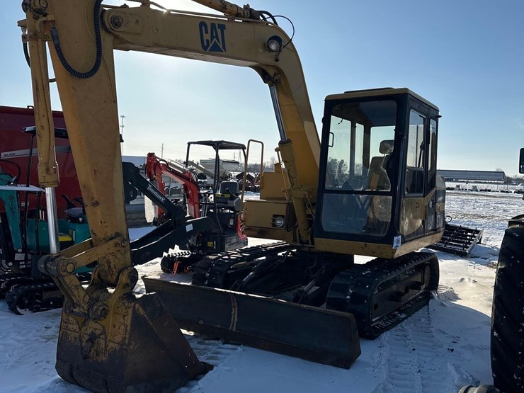 caterpillar-e70b-image-2