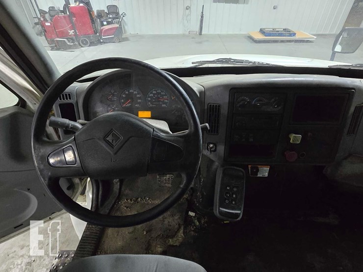 2004-international-durastar-4300-image-17