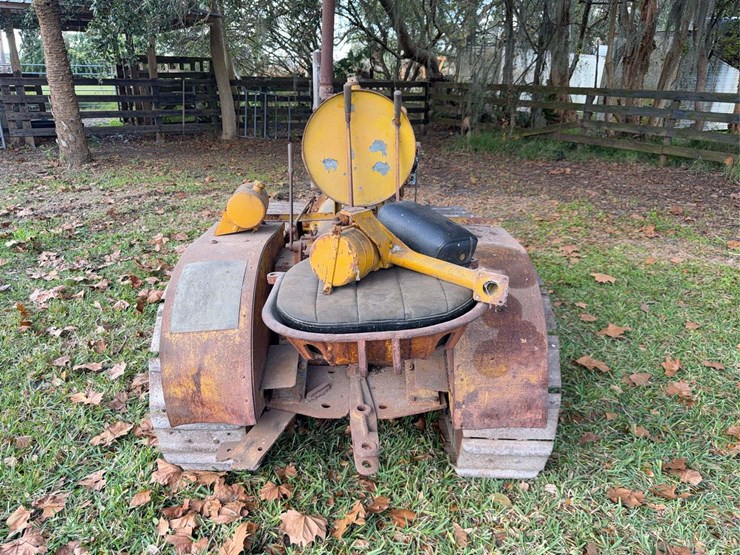 caterpillar-thirty-image-8