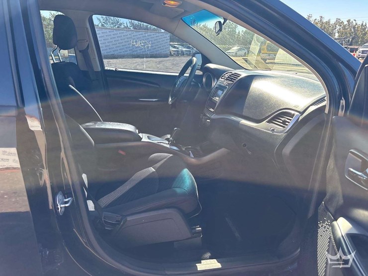 2017-dodge-journey-image-19