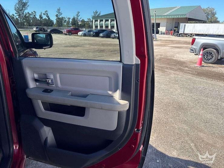 2012-dodge-1500-image-23