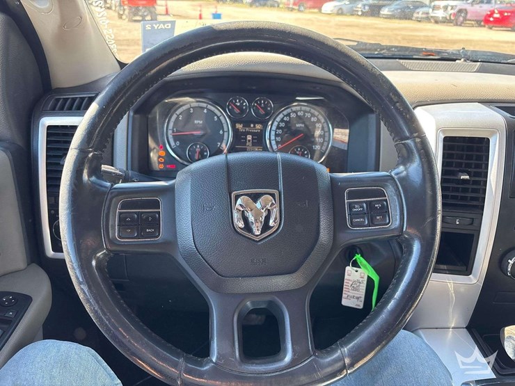 2012-dodge-1500-image-13