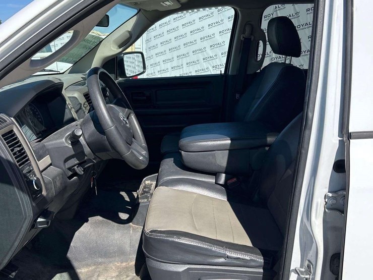 2012-dodge-1500-image-12