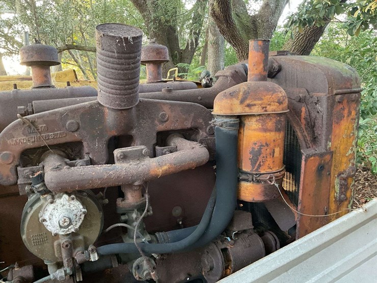 minneapolis-moline-lp-parts-tractor-image-19