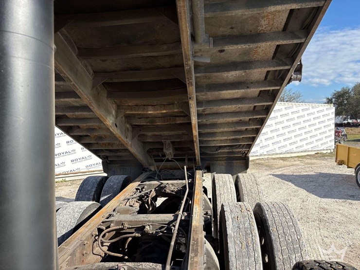 2000-kenworth-tri-axle-dump-truck-image-15
