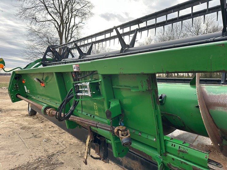 2013-john-deere-635f-image-11